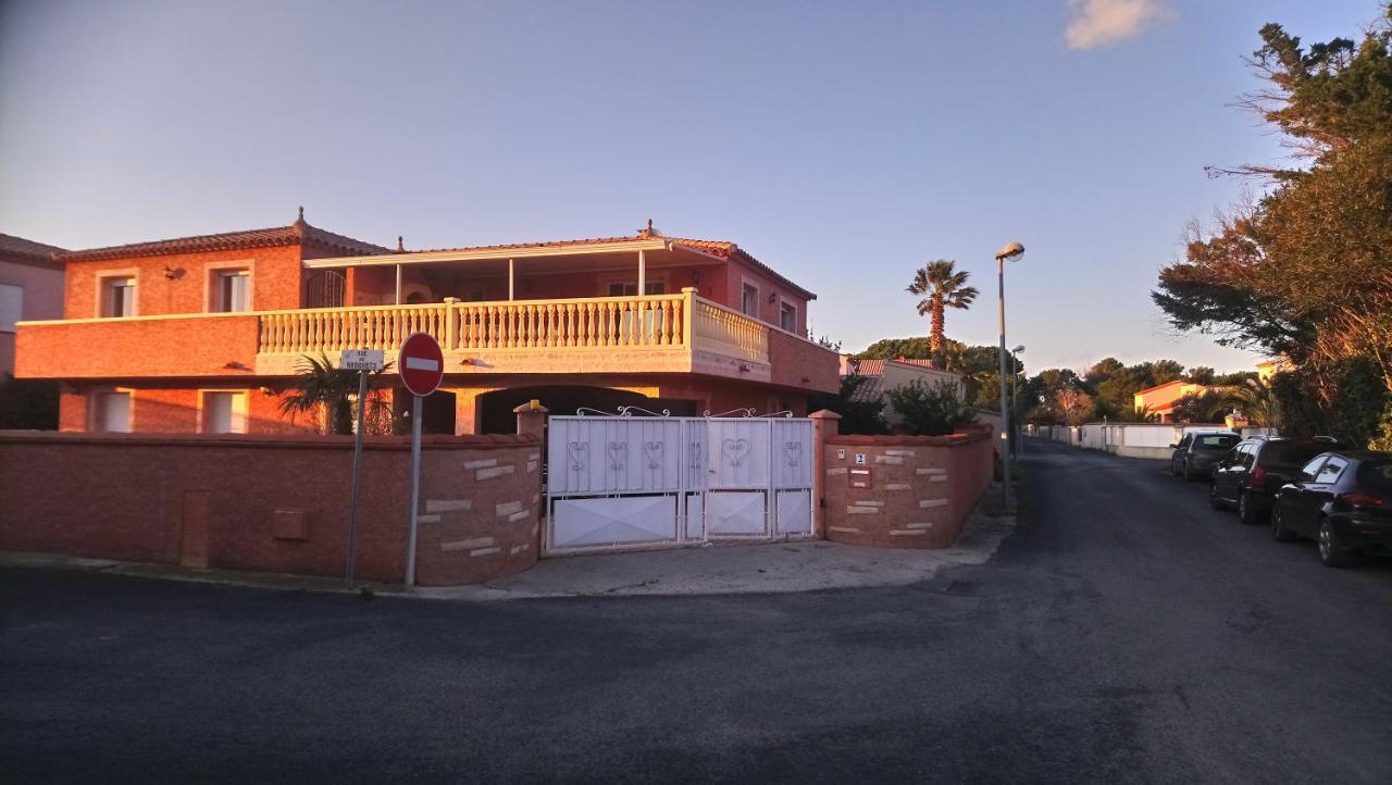 Appartements Dans Residence Avec Piscine - Mer A 500M Sainte-Marie Exterior foto