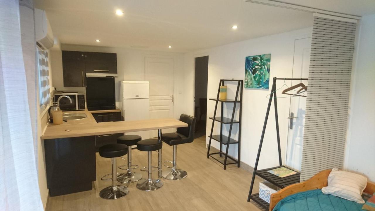 Appartements Dans Residence Avec Piscine - Mer A 500M Sainte-Marie Exterior foto