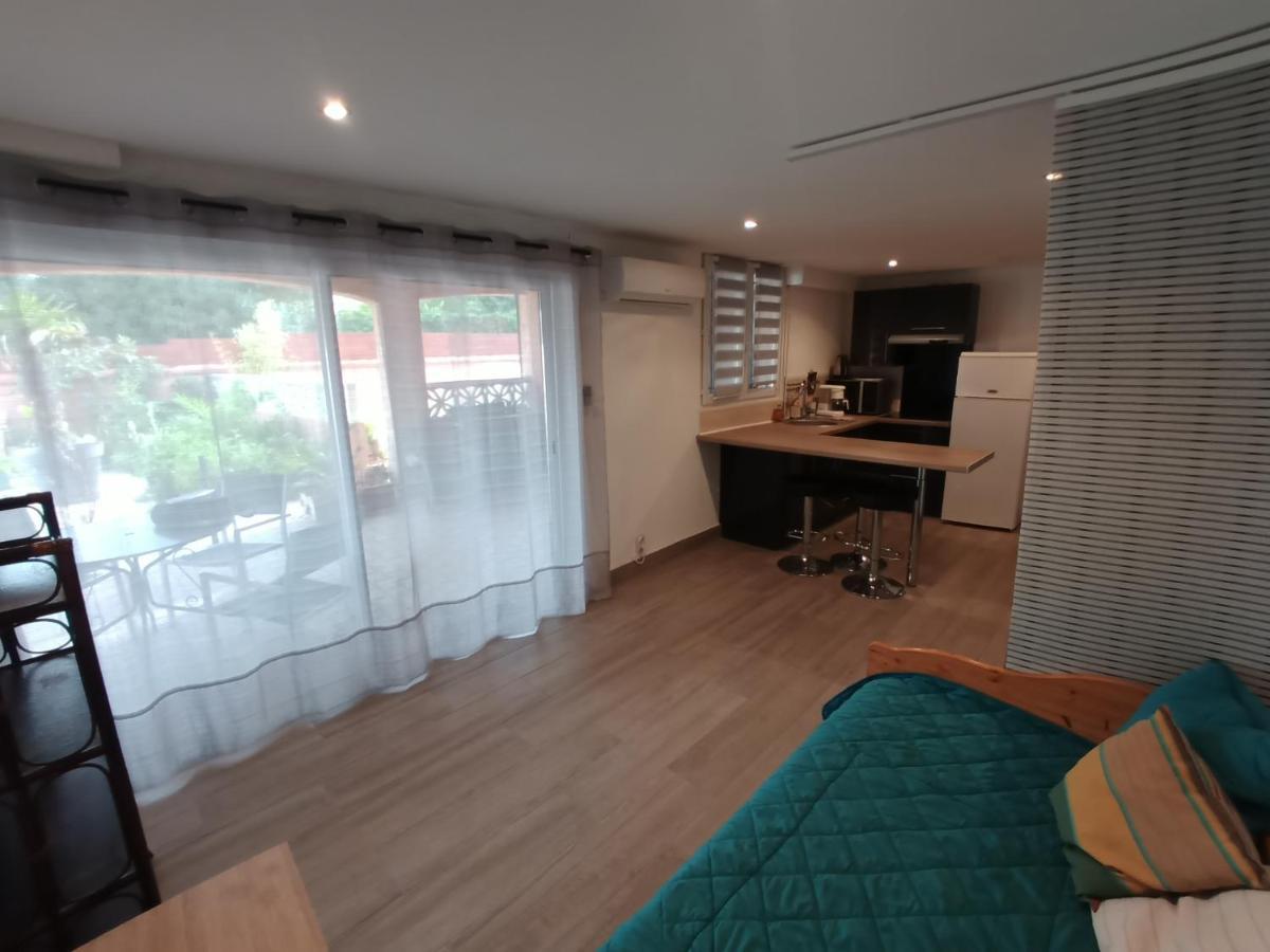 Appartements Dans Residence Avec Piscine - Mer A 500M Sainte-Marie Exterior foto