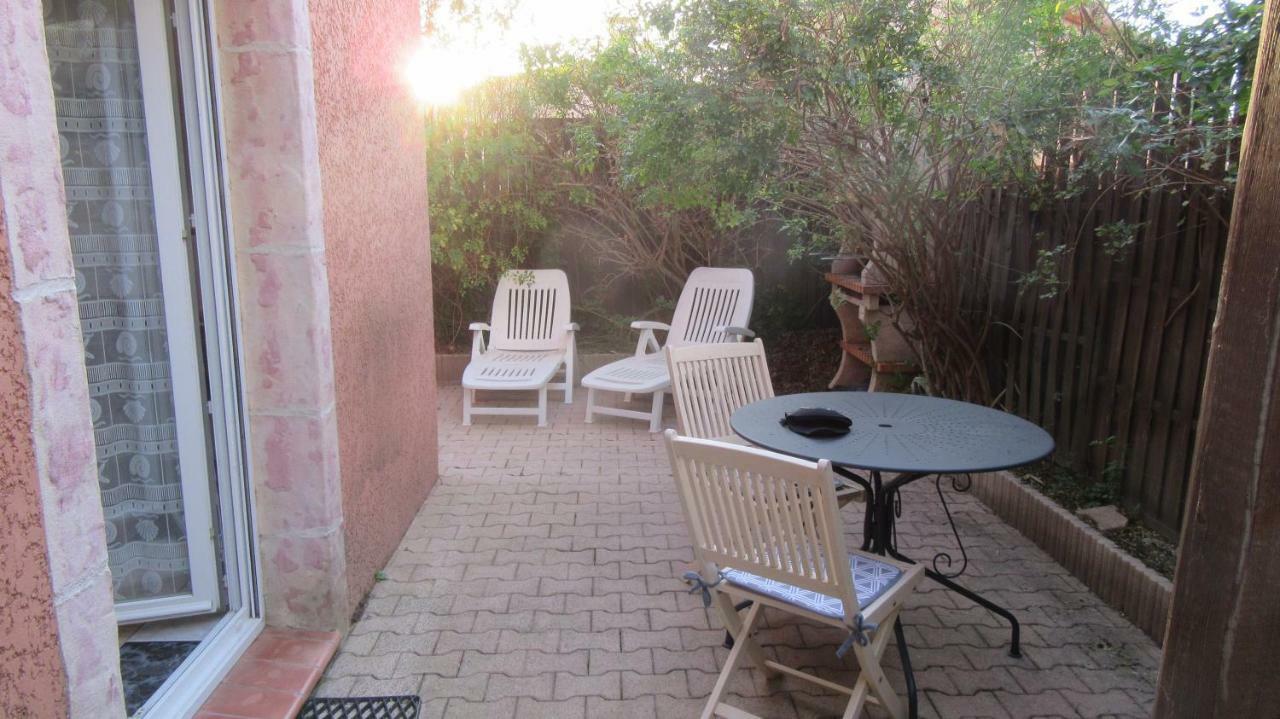 Appartements Dans Residence Avec Piscine - Mer A 500M Sainte-Marie Exterior foto